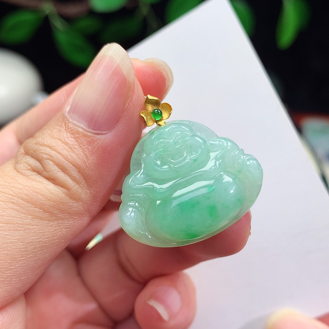 翡翠18K金镶嵌颈饰佛公