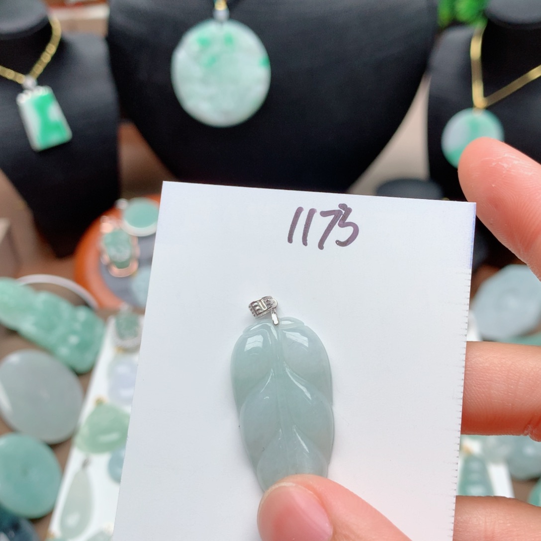 翡翠颈饰银S925镶嵌吊坠