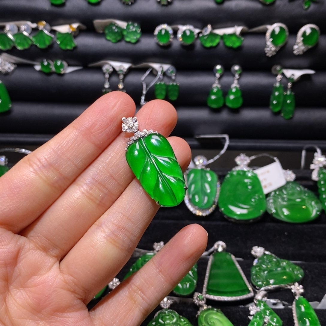 翡翠18K金镶嵌吊坠(不含链)叶子