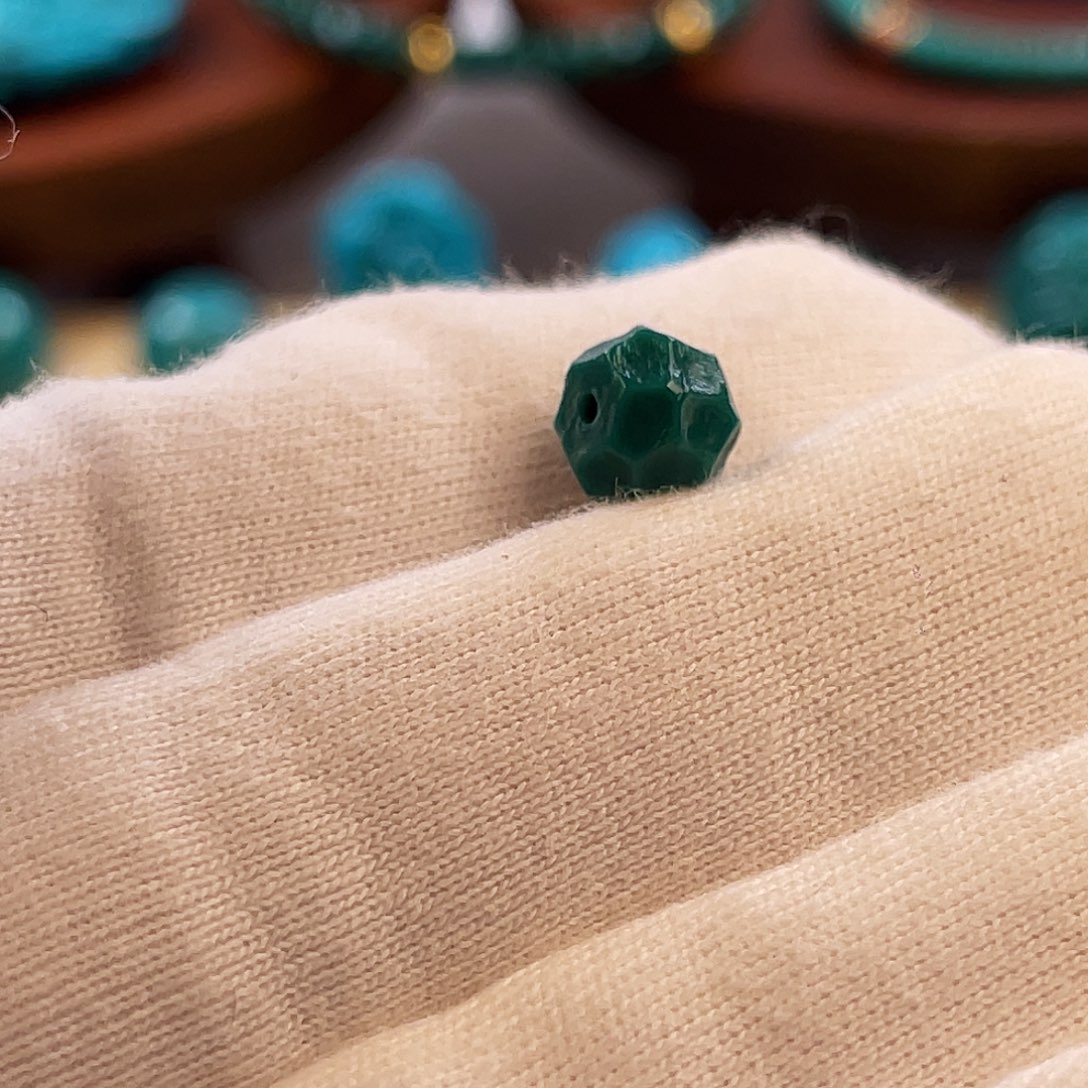 绿松石未镶嵌把件