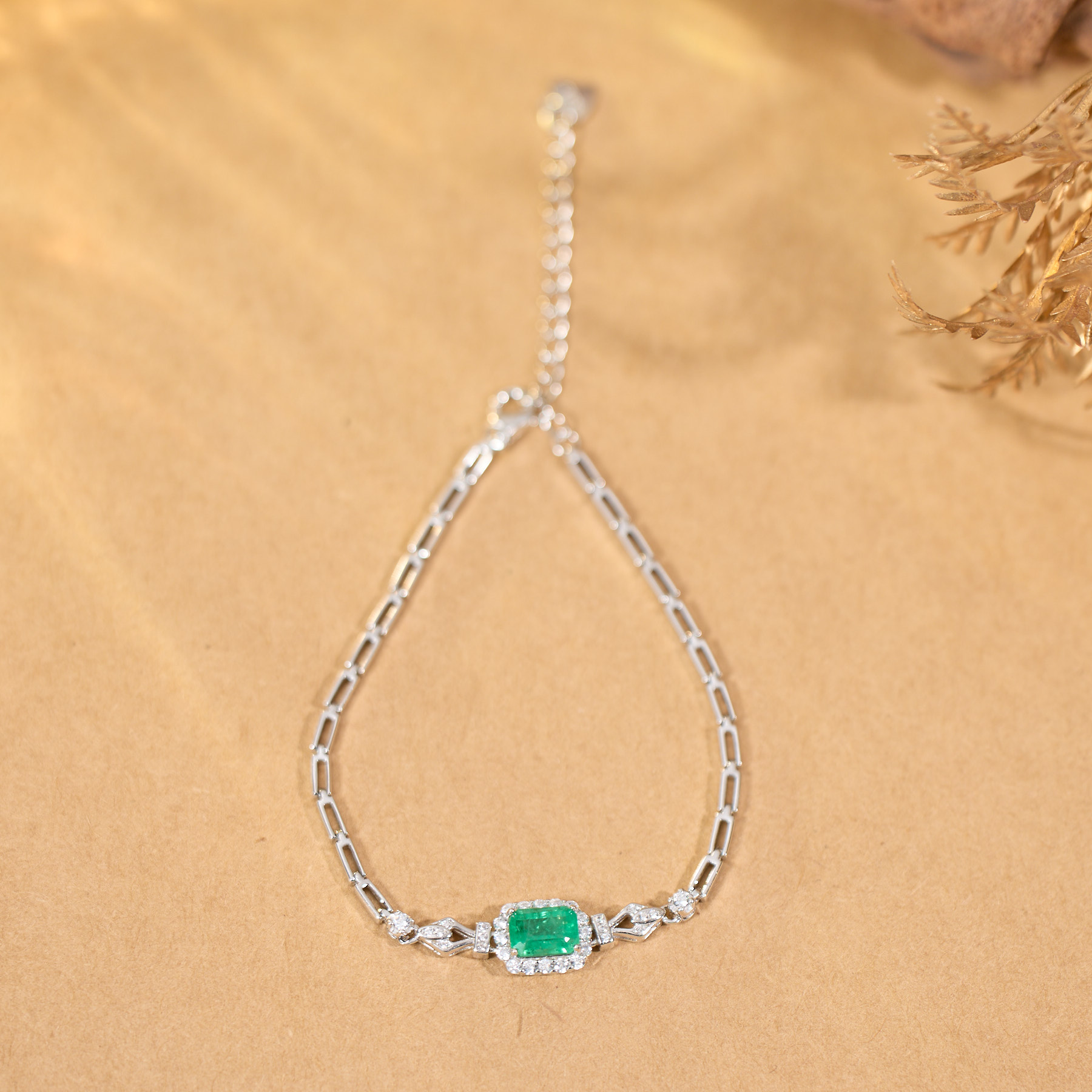 【歪歪】祖母绿方形手链5*7（白）（多样性发一）XB-J1905