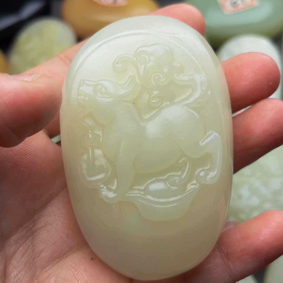 石材方解石手把件狗