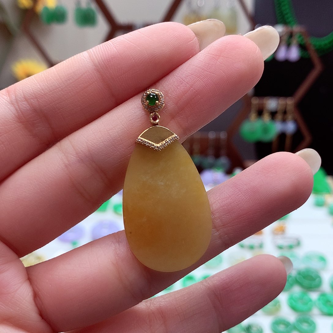 翡翠吊坠(不含链)18K金镶嵌天然翡翠