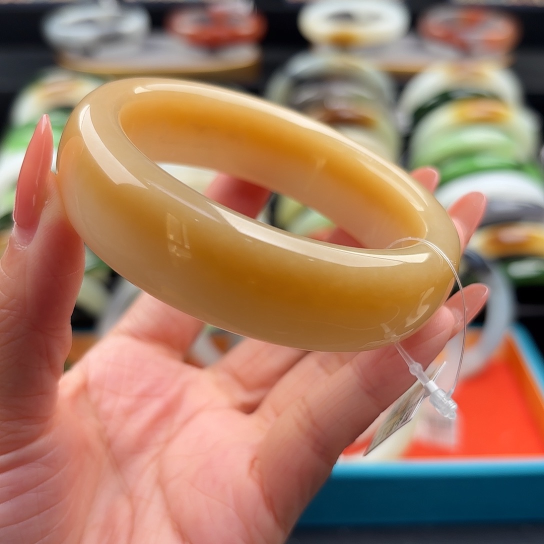 和田玉未镶嵌手镯完品收和藏 粉底奶盖全糖59.3