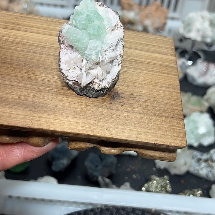 未镶嵌水晶珠宝半成品