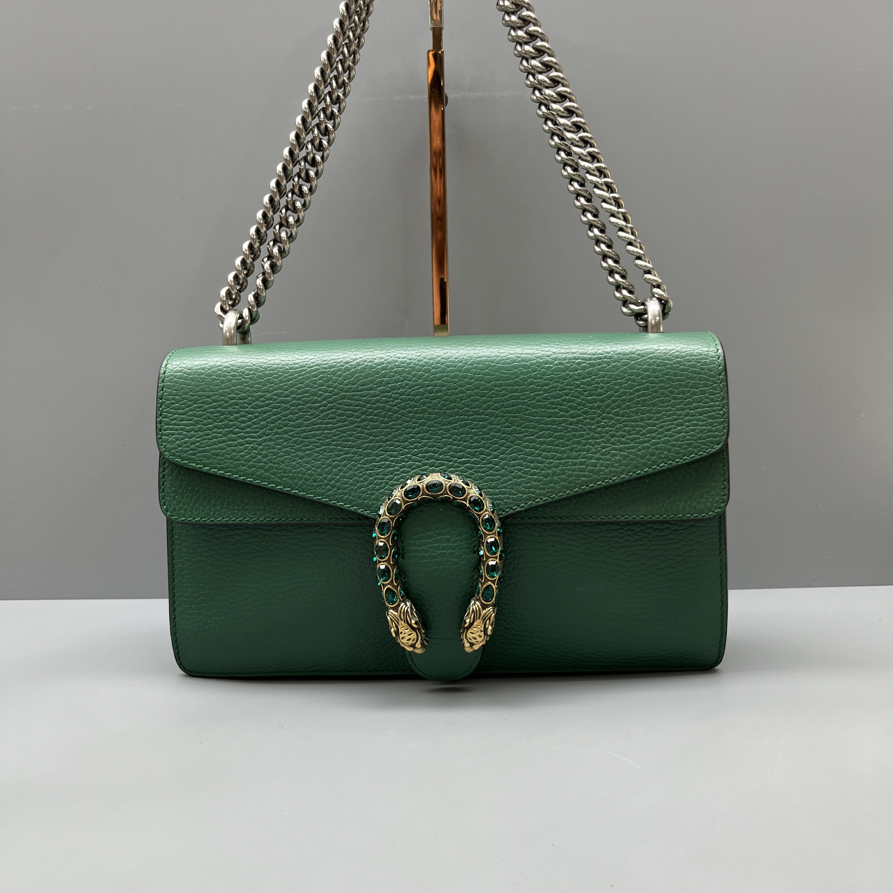 95新 GUCCI/古驰 祖母绿荔枝纹中号钻扣酒神链条包 尺寸28*17 