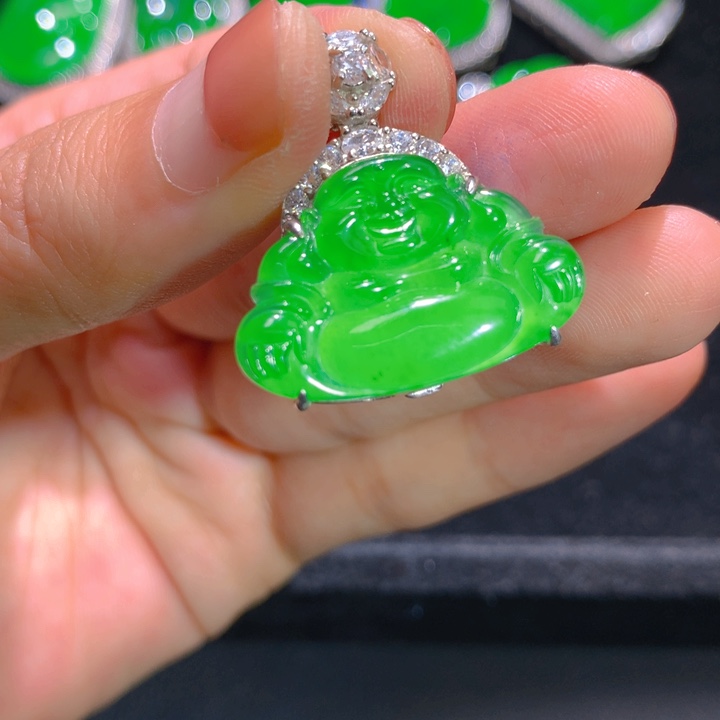 翡翠银S925镶嵌颈饰一个