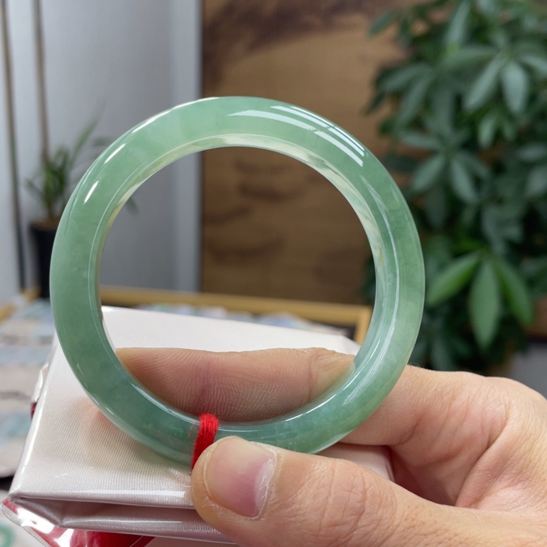 翡翠未镶嵌手镯翡翠