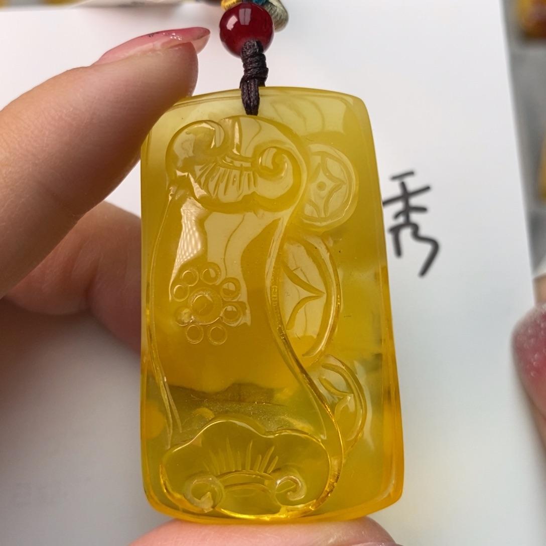 琥珀珠宝奇石未镶嵌