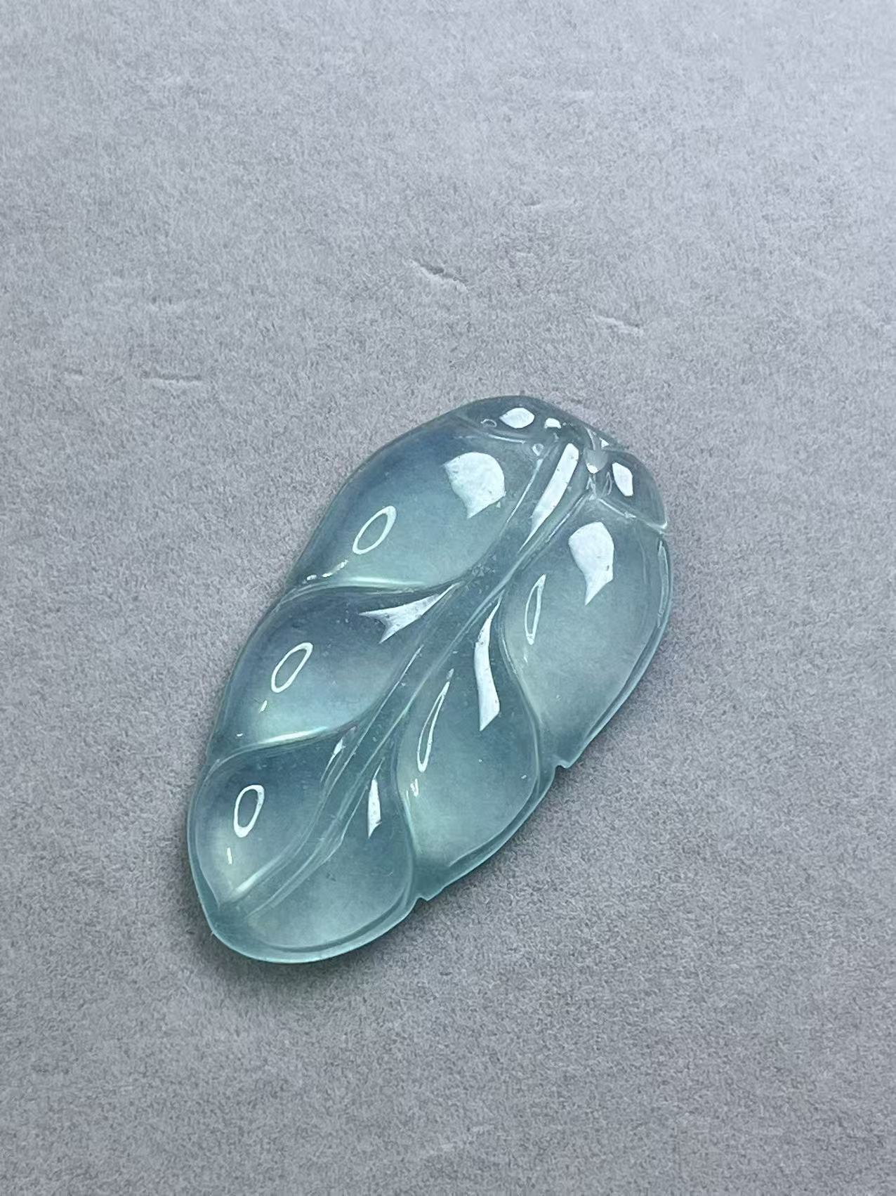  珠光宝气-精选冰天空蓝刚叶子吊坠精美通透多样性发货-YZ004