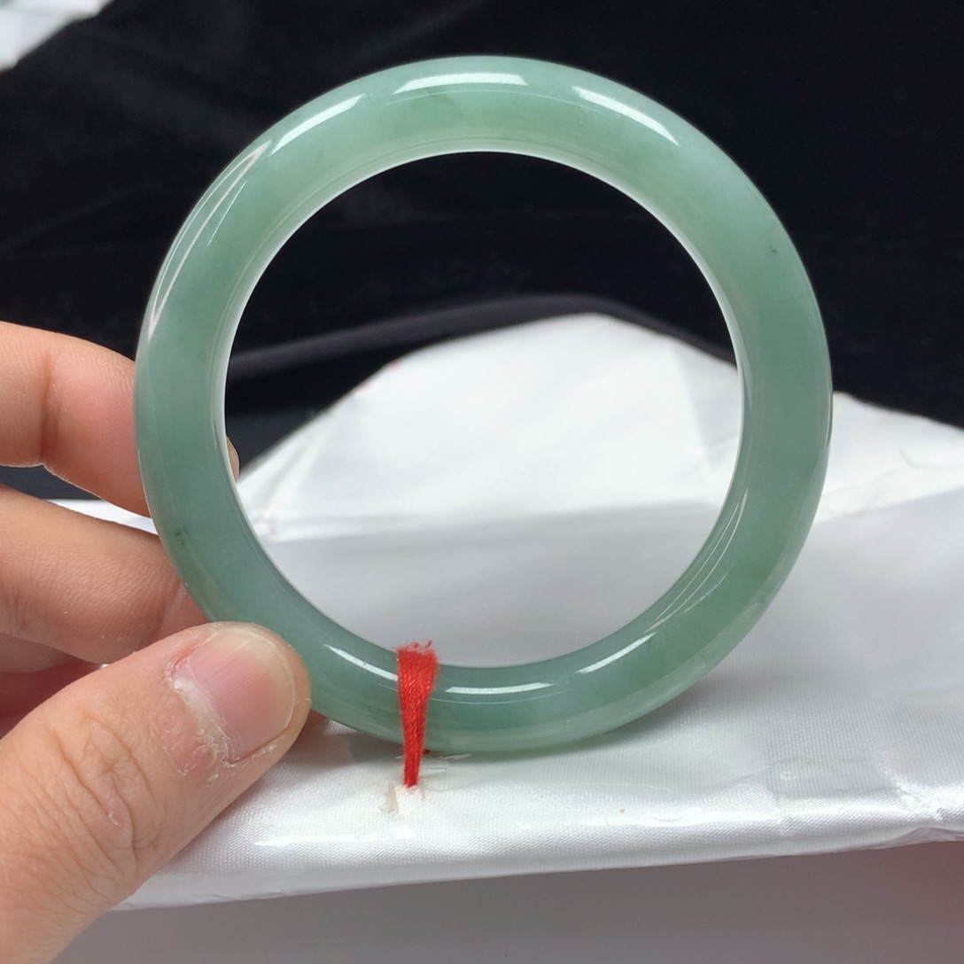 翡翠手镯（圆镯）未镶嵌57.6