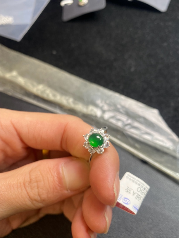 天然翡翠A货 蛋面戒指