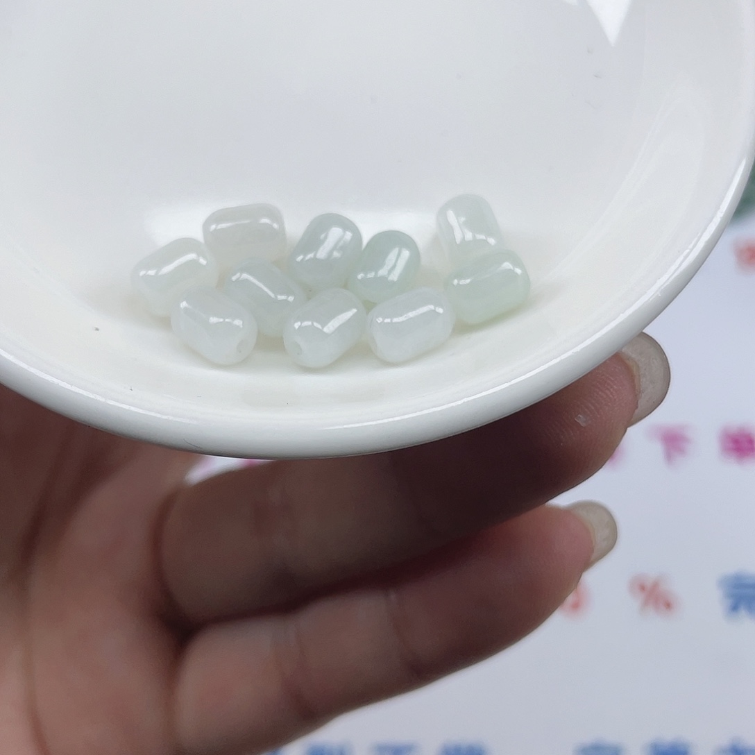 翡翠散珠卡7.1*5.7,10颗