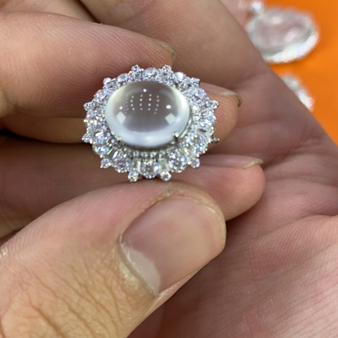 石英质玉戒指银S925镀金镶嵌李****窝