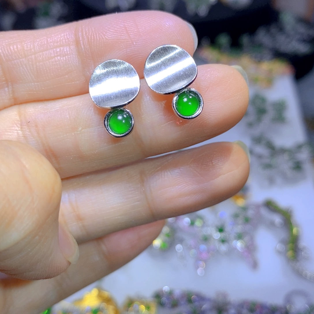 翡翠颈饰银S925镶嵌天然翡翠