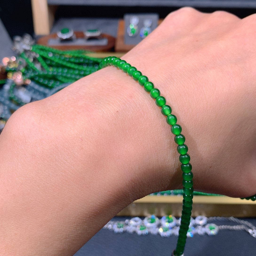 翡翠手链未镶嵌天然翡翠