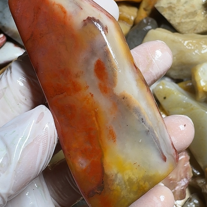 治***人寿山石寿山石的颜色