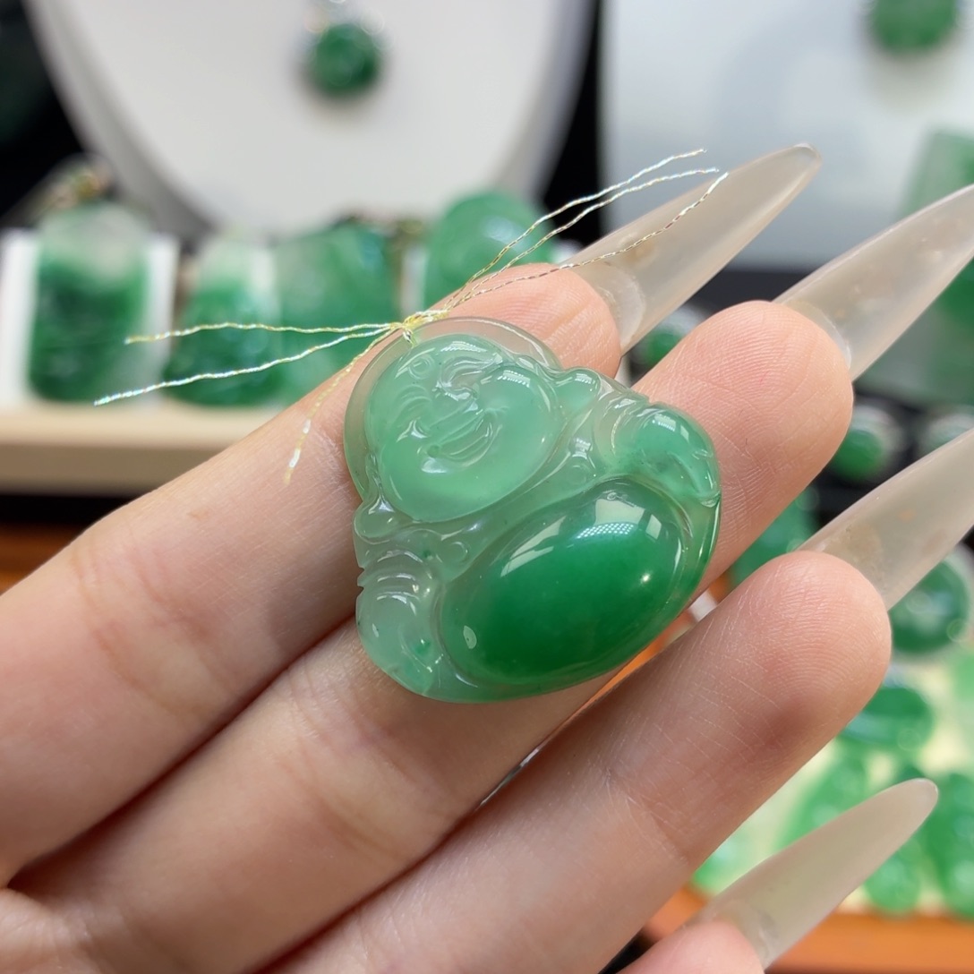 石英质玉（非洲翠）未镶嵌颈饰AB