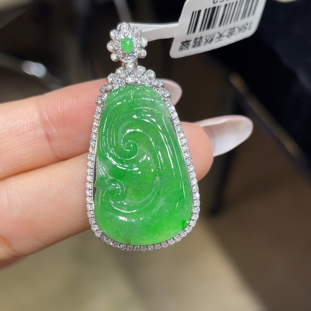 翡翠颈饰18K金镶嵌天然缅甸翡翠a货