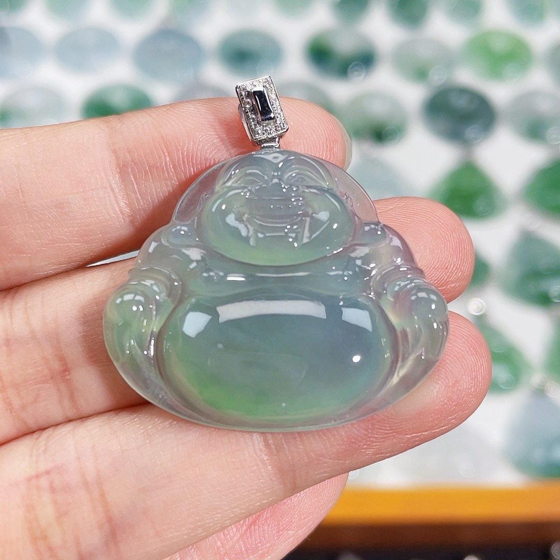 颈饰18K金镶嵌翡翠吊坠