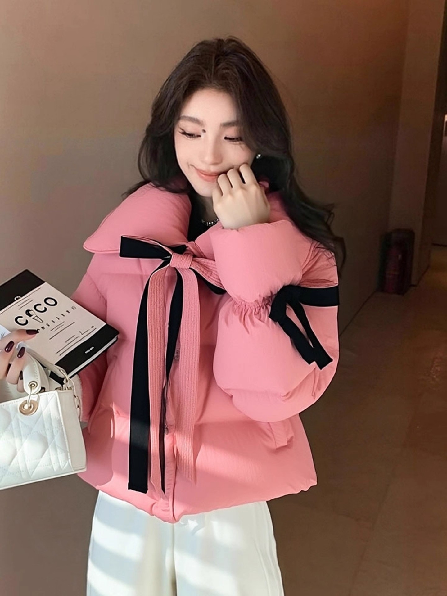 2025冬季超火时尚减龄高级小众不撞款短款加厚粉色蝴蝶结棉服外套