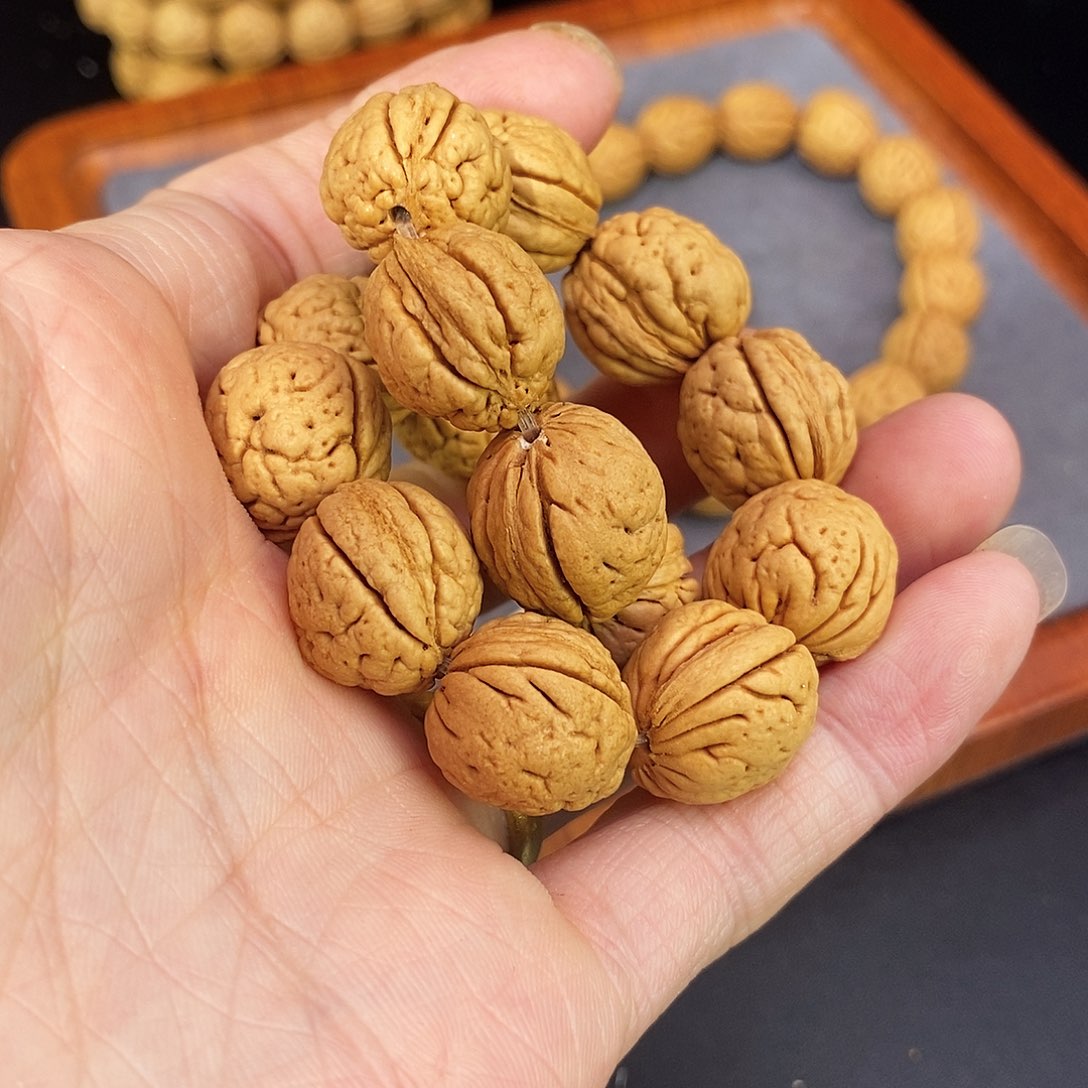 桃核手串金蟾蛤蟆背