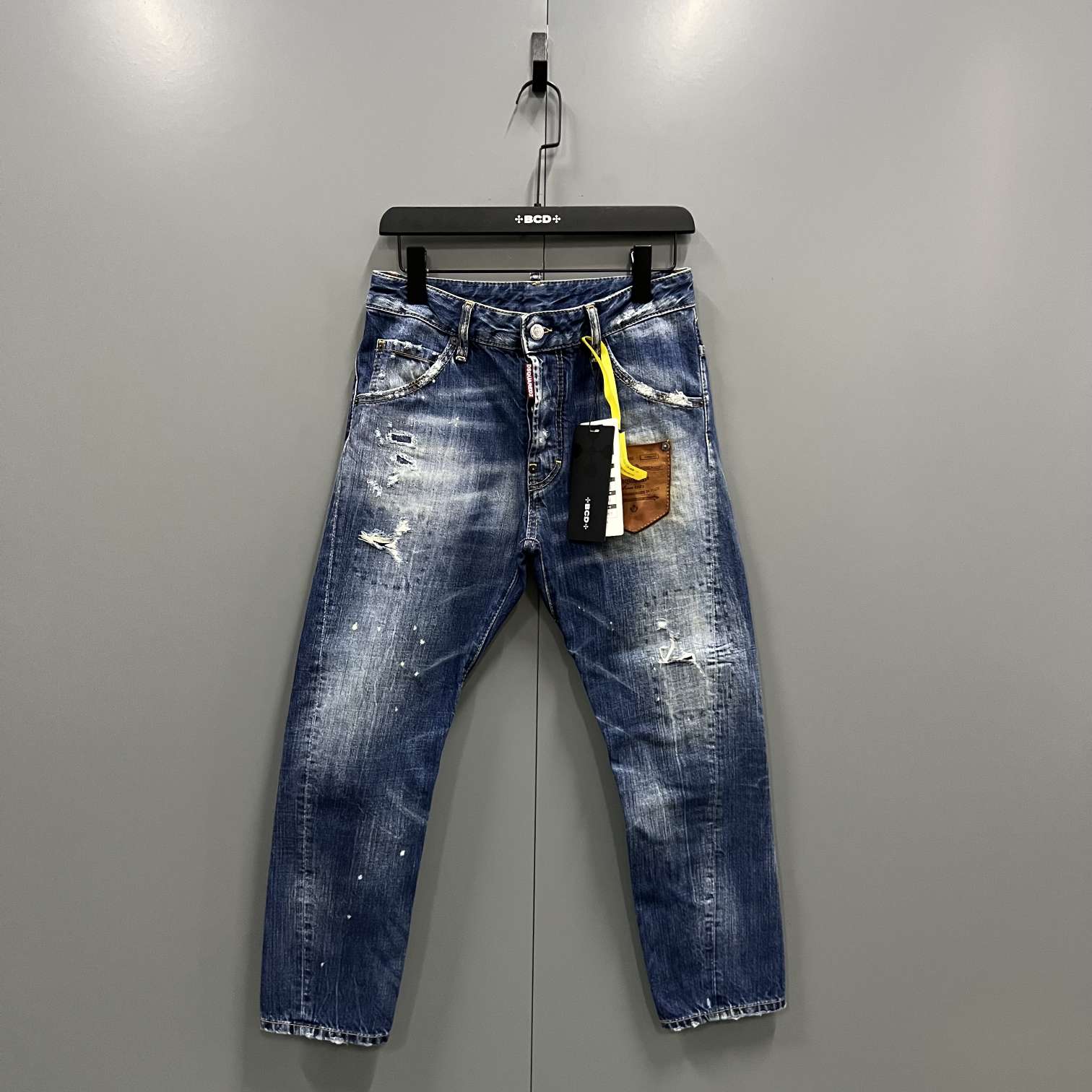 95新  （bb）203  蓝色水洗破坏牛仔裤 38码