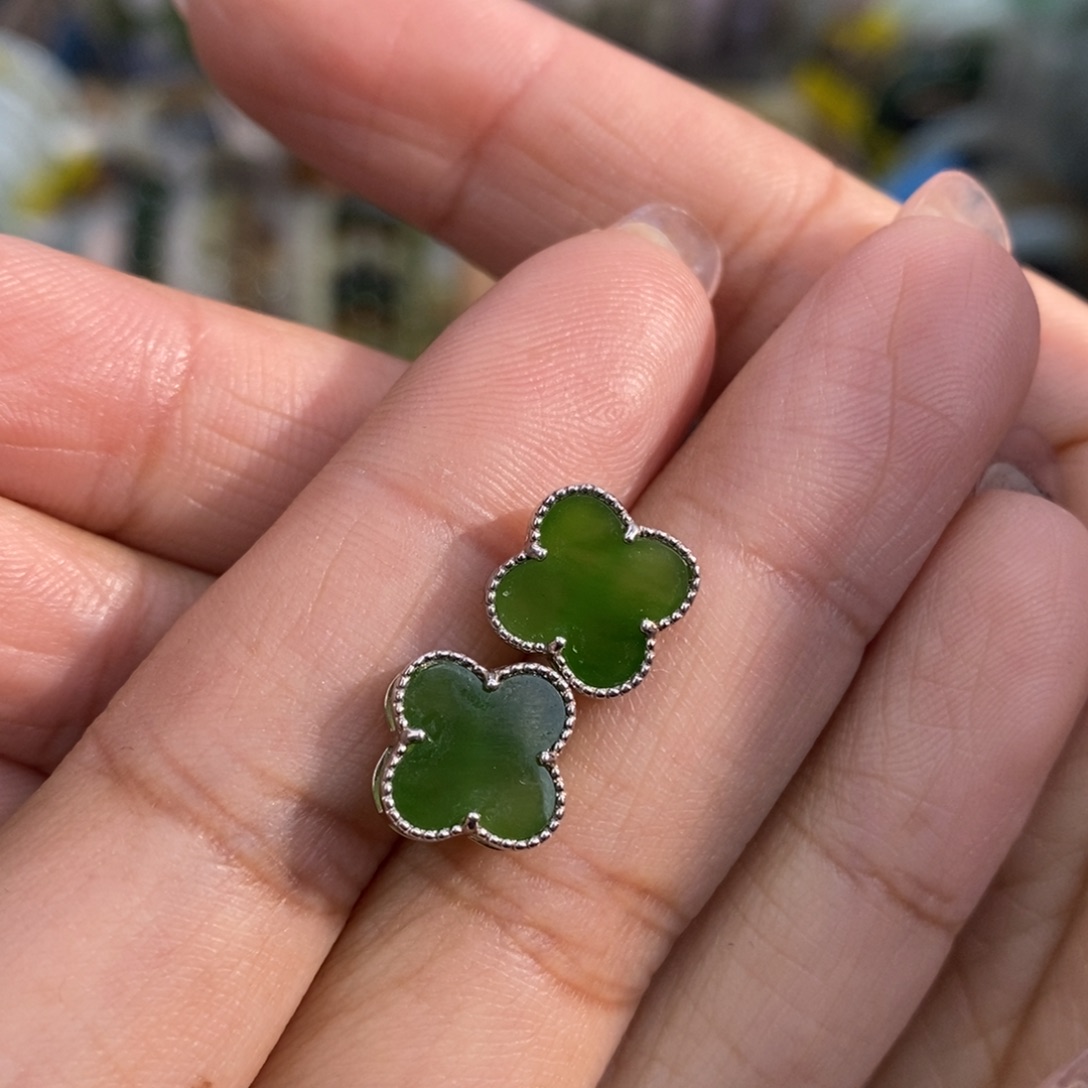 和田玉未镶嵌耳饰