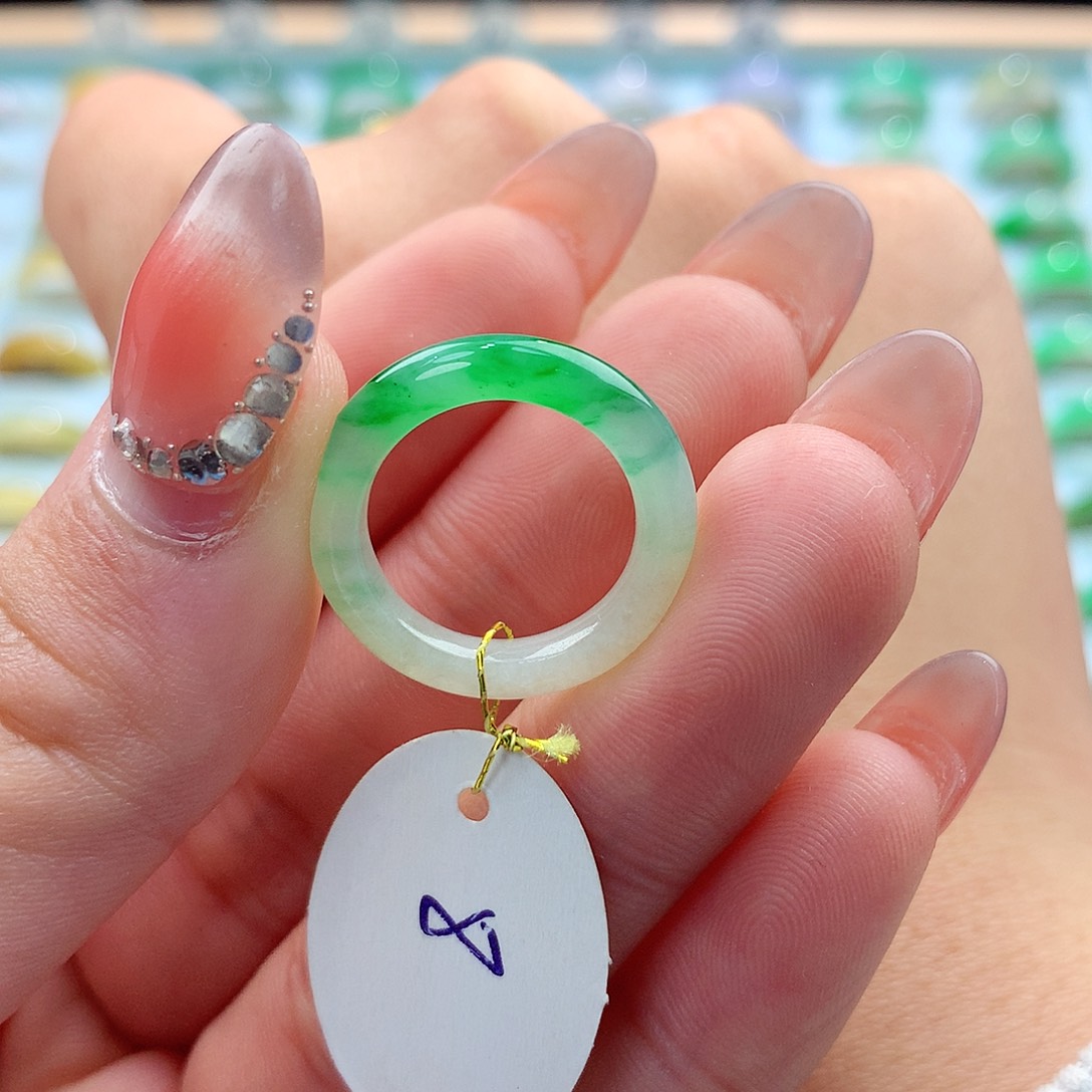 翡翠戒指未镶嵌Z*e8号