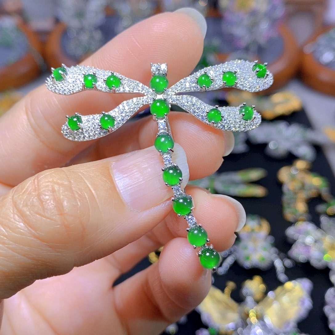 翡翠颈饰银S925镶嵌天然翡翠