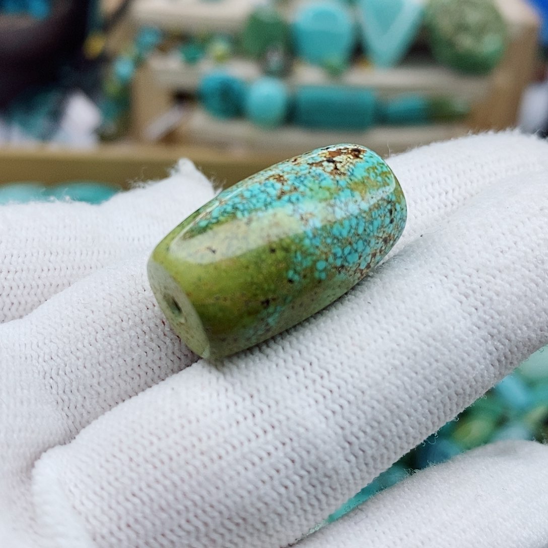 绿松石颈饰未镶嵌