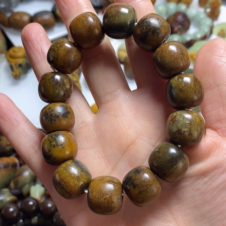 岫岩河磨玉（透闪石质玉）手链未镶嵌