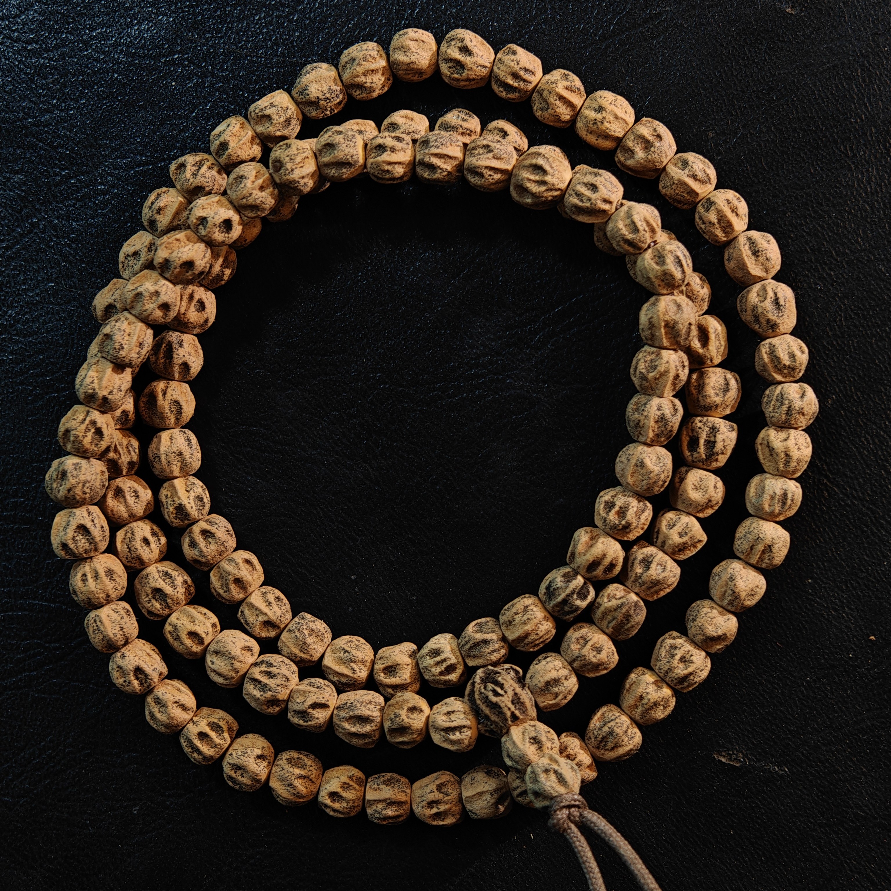 “罗刹”系列（阿鼻小鬼)，热振百香籽，白牙，6m，120颗