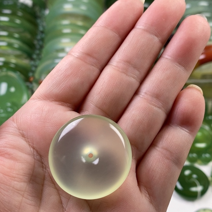 未镶嵌蛇纹石玉颈饰