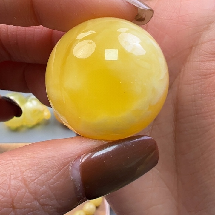 蜜蜡未镶嵌珠宝奇石