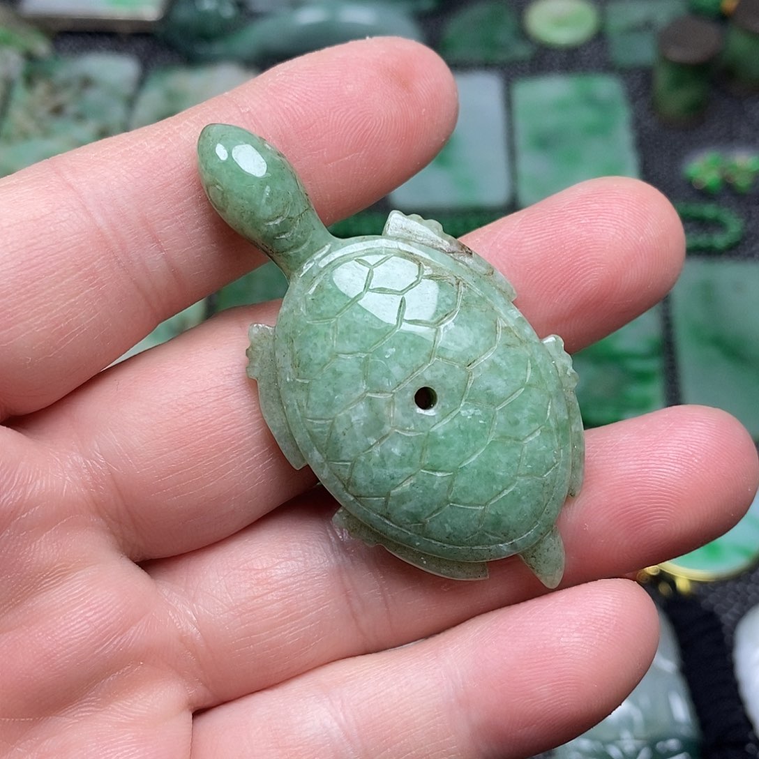 翡翠挂件未镶嵌缅甸天然翡翠玉龟