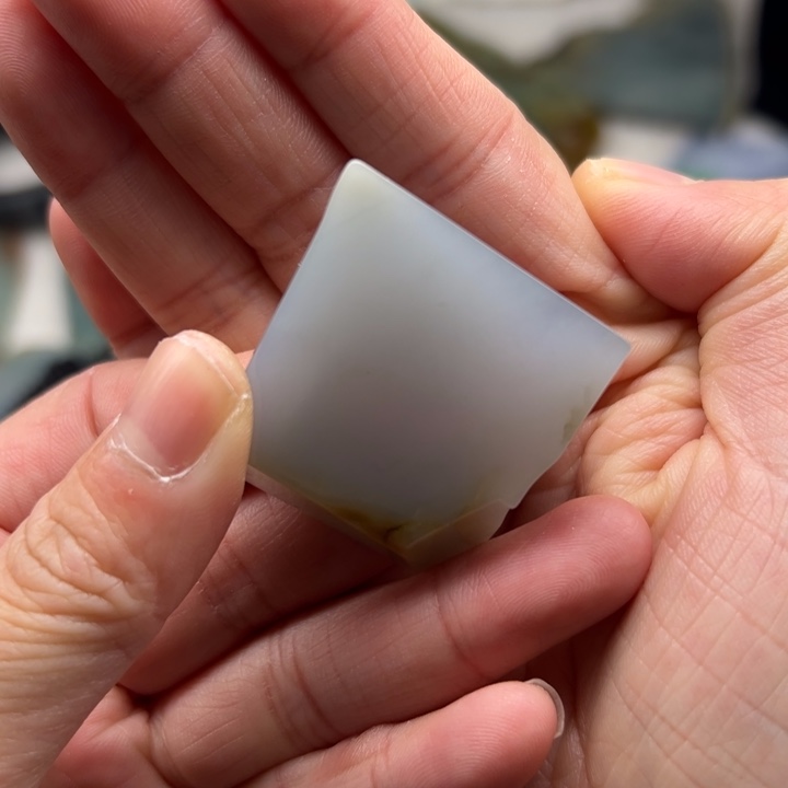 翡翠颈饰未镶嵌毛料