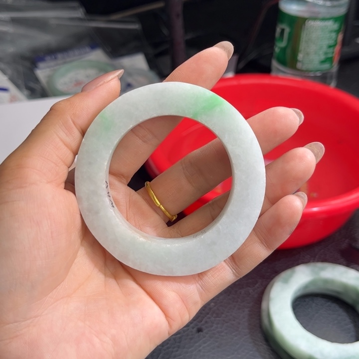 定制翡翠翡翠手镯未镶嵌天**物