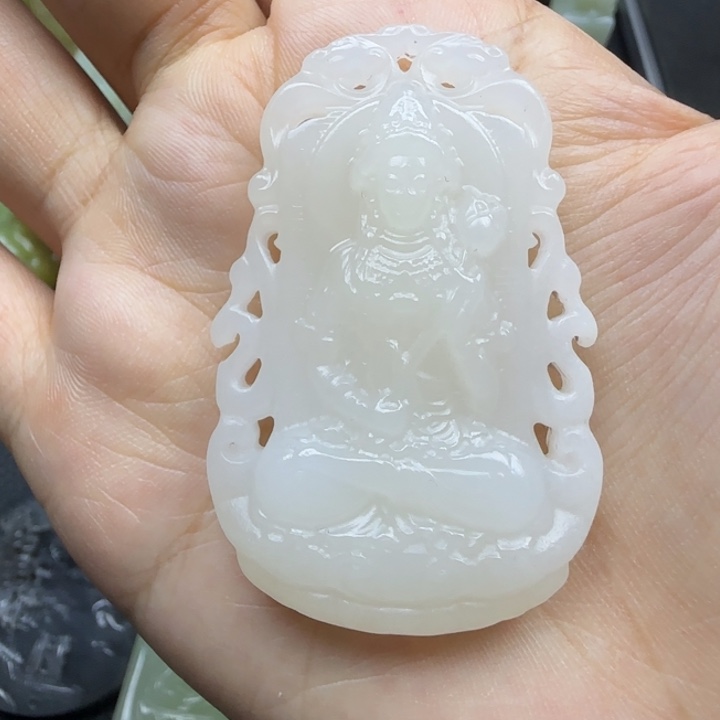 颈饰未镶嵌和田玉