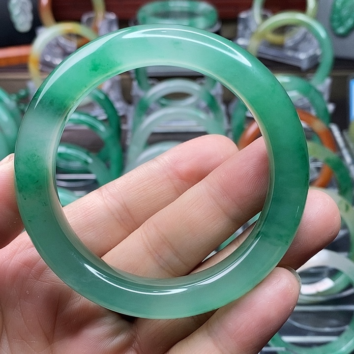 石英质玉手镯未镶嵌