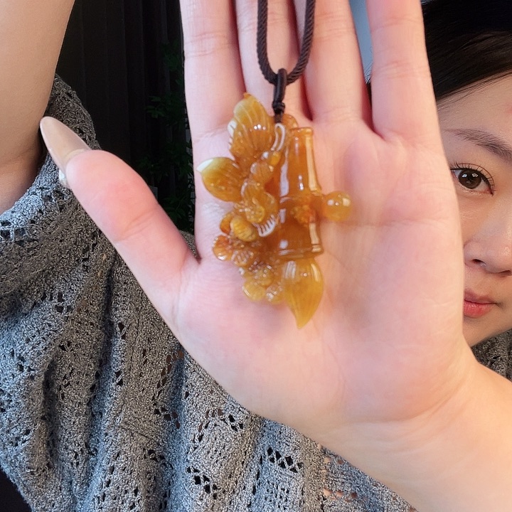 未镶嵌蛇纹石玉颈饰