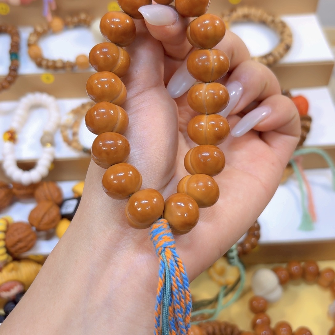 星月菩提吊坠全品柯基屁桃
