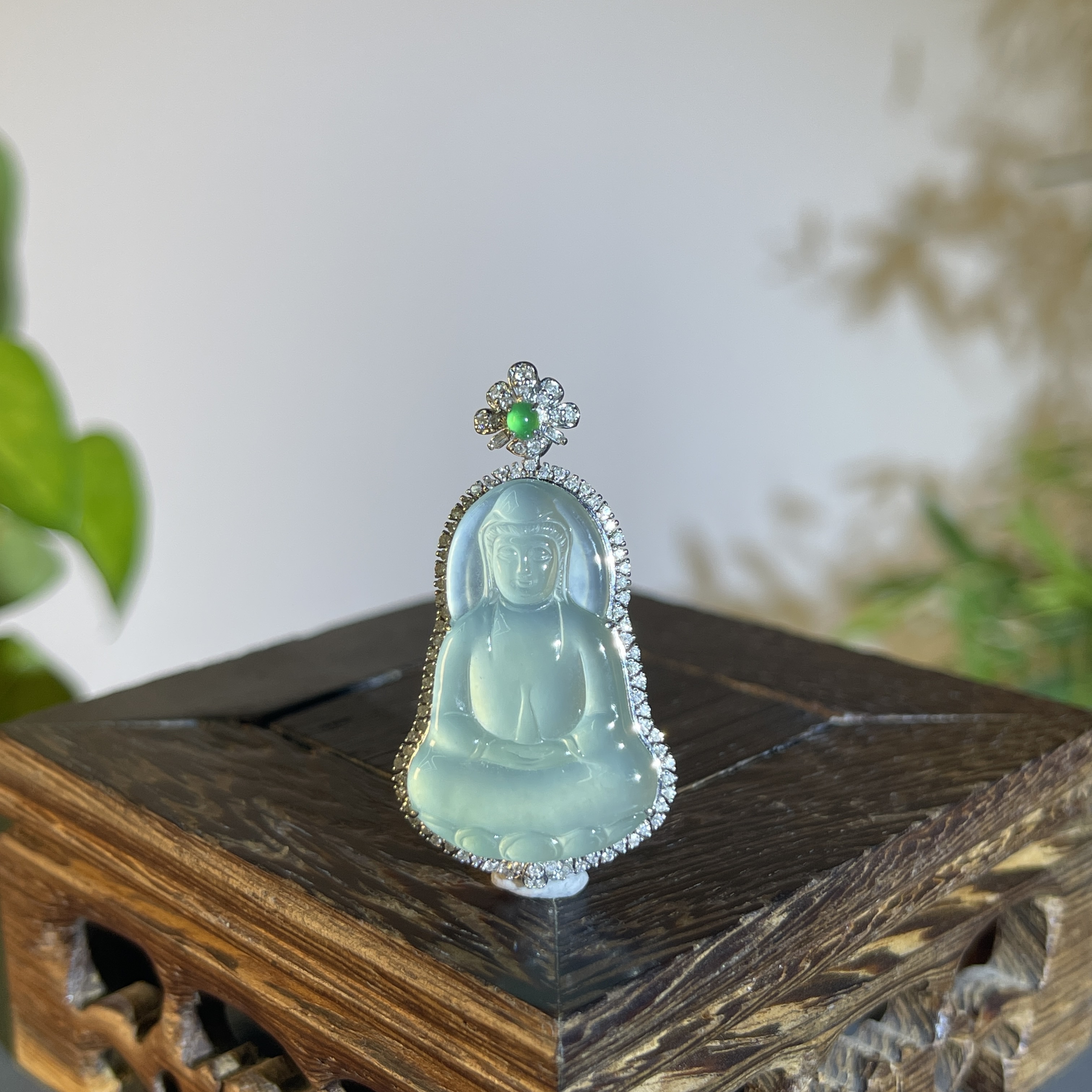 JTW16-161  天然缅甸A货翡翠  18K含钻镶嵌观音