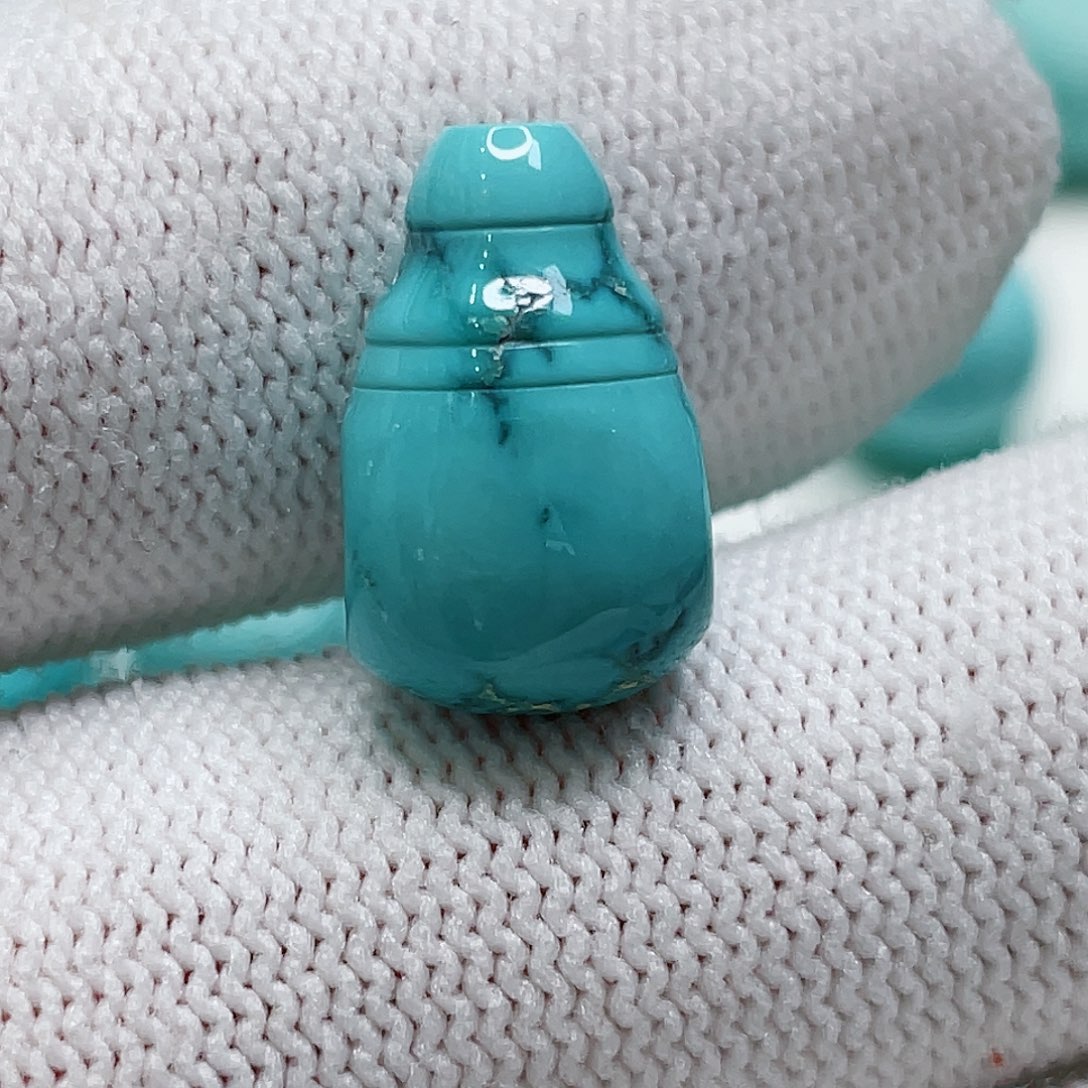 绿松石颈饰未镶嵌