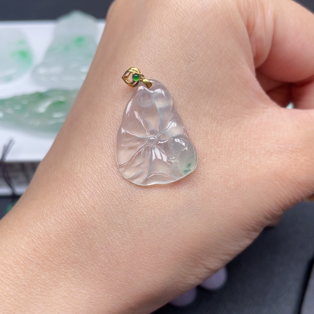 翡翠颈饰18K金镶嵌翡翠