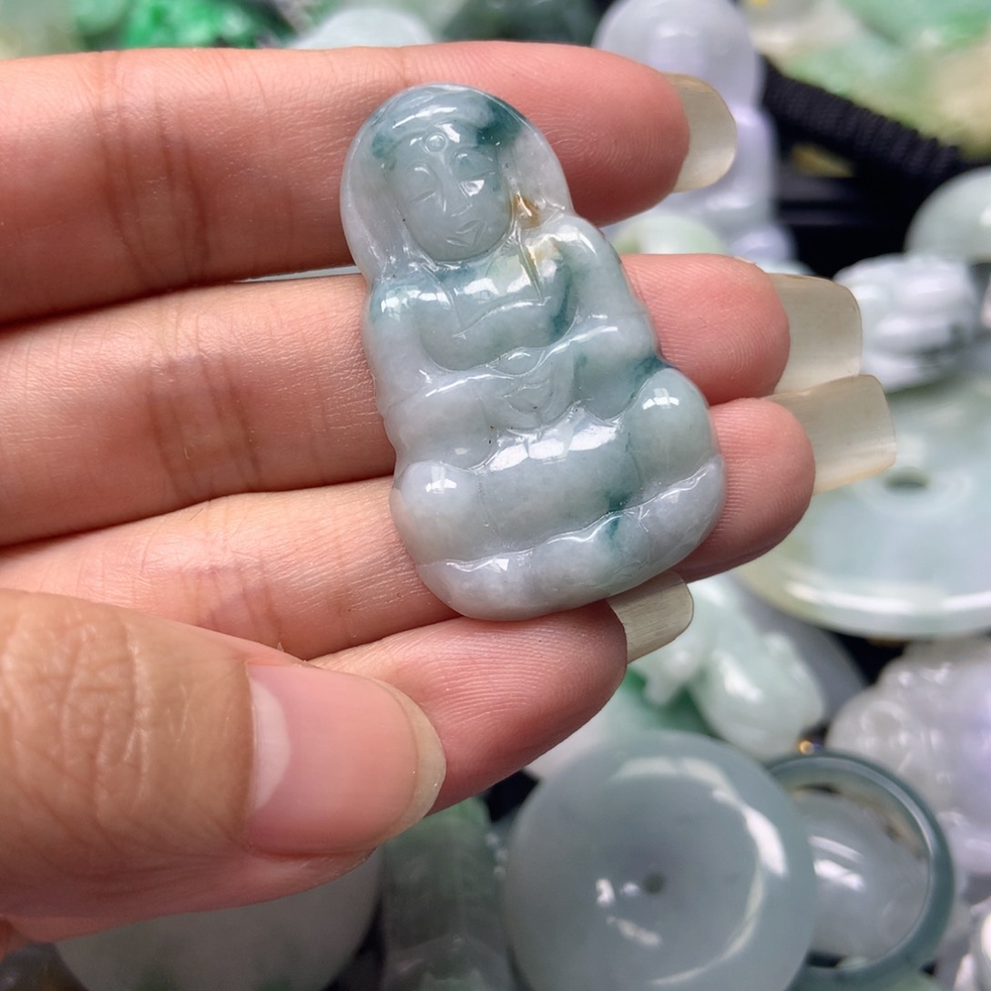 翡翠颈饰未镶嵌天然翡翠