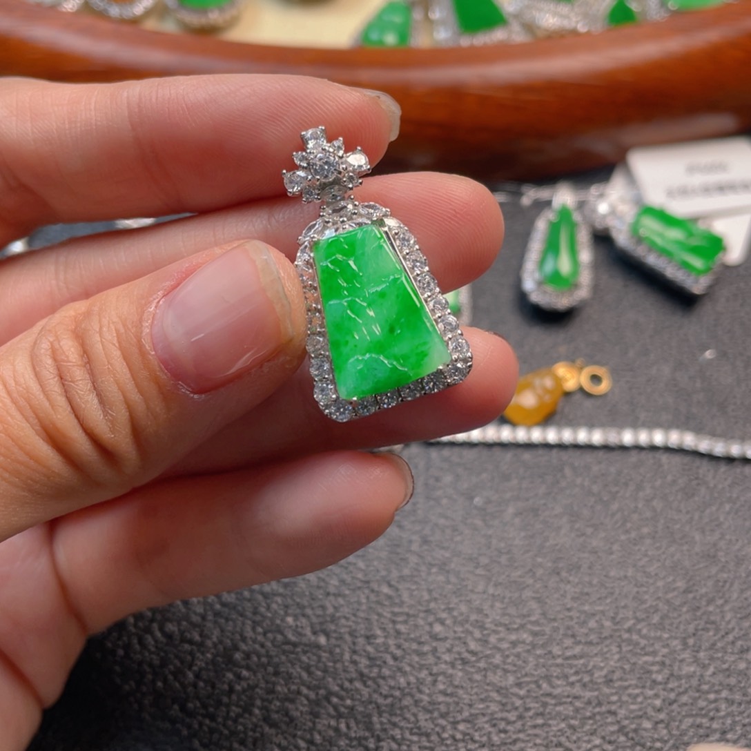 翡翠吊坠(不含链)银S925镶嵌