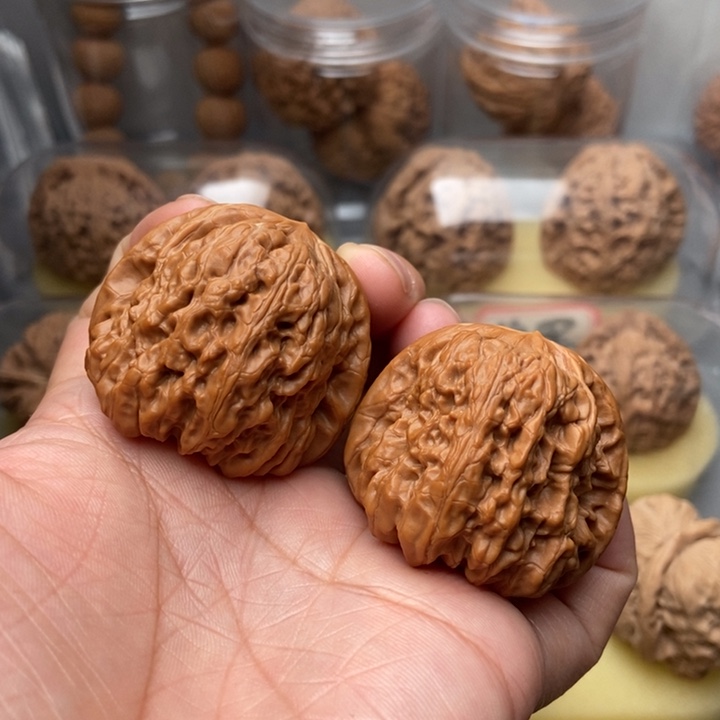 文玩核桃把件平谷凹底