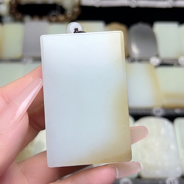 和田玉颈饰未镶嵌吉**照