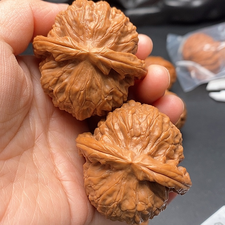 文玩核桃把件女娲石46尺